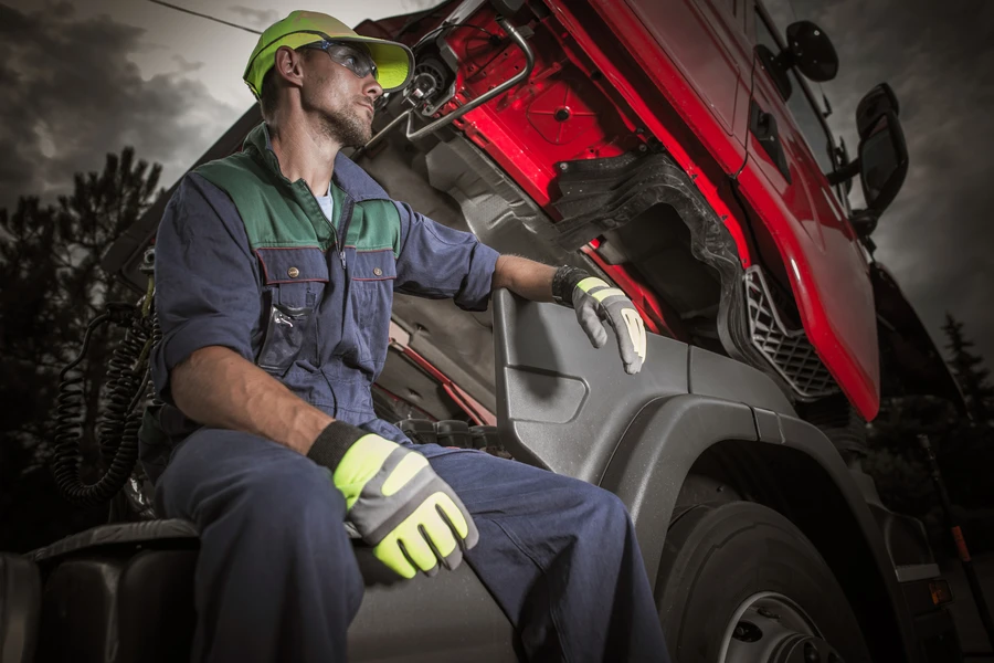 Key Signs Your Truck Needs Immediate Roadside Assistance in Oakland, OR
